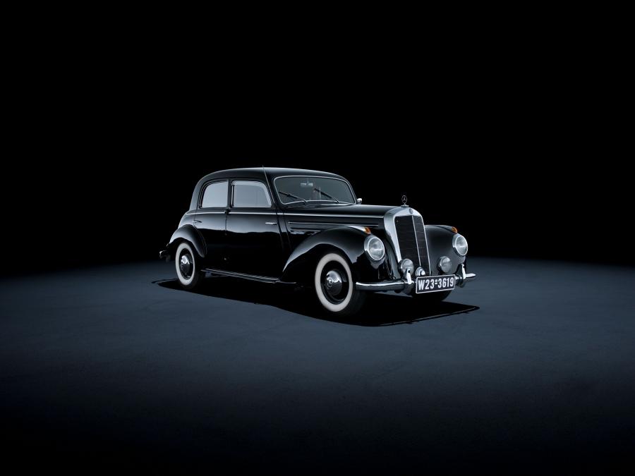  Mercedes-Benz 220 Limousine (W187) 1951 года  (фото 4 из 5)